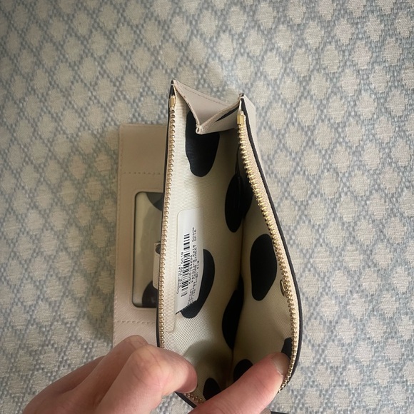 Kate Spade wristlet - never used - Picture 5 of 5